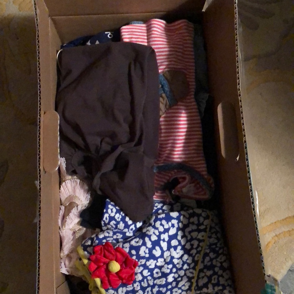 Girls 2T Misc Box